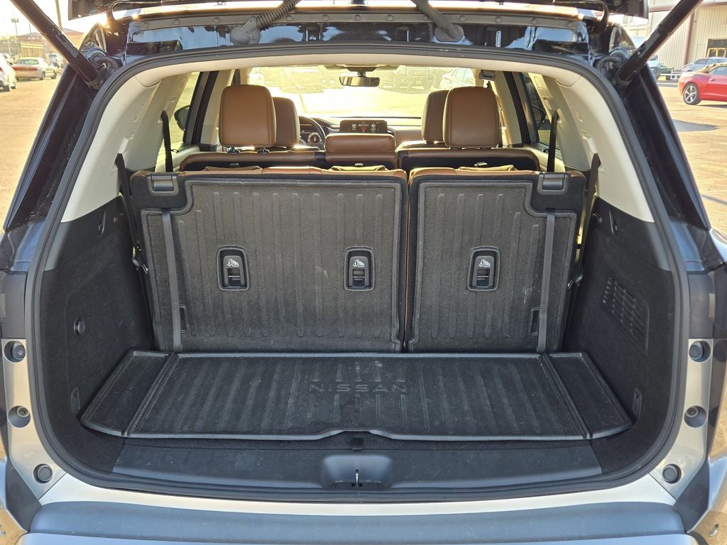 2023 Nissan Pathfinder Platinum