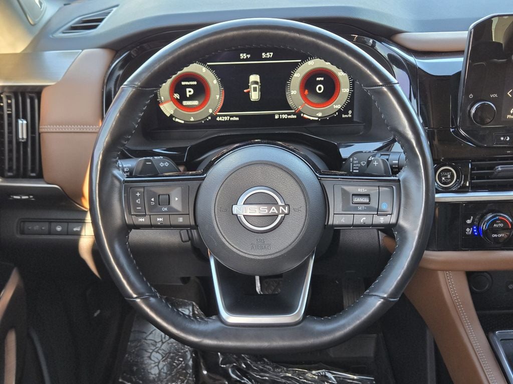 2023 Nissan Pathfinder Platinum