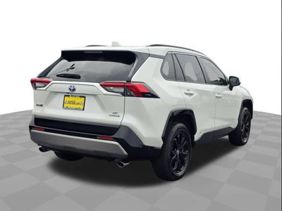 2022 Toyota RAV4 Hybrid SE